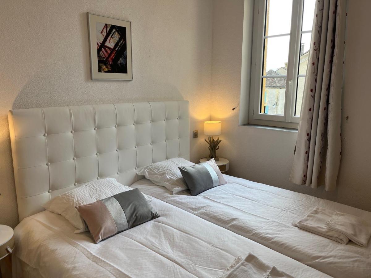 Le B Bed & Breakfast Belves Exterior photo