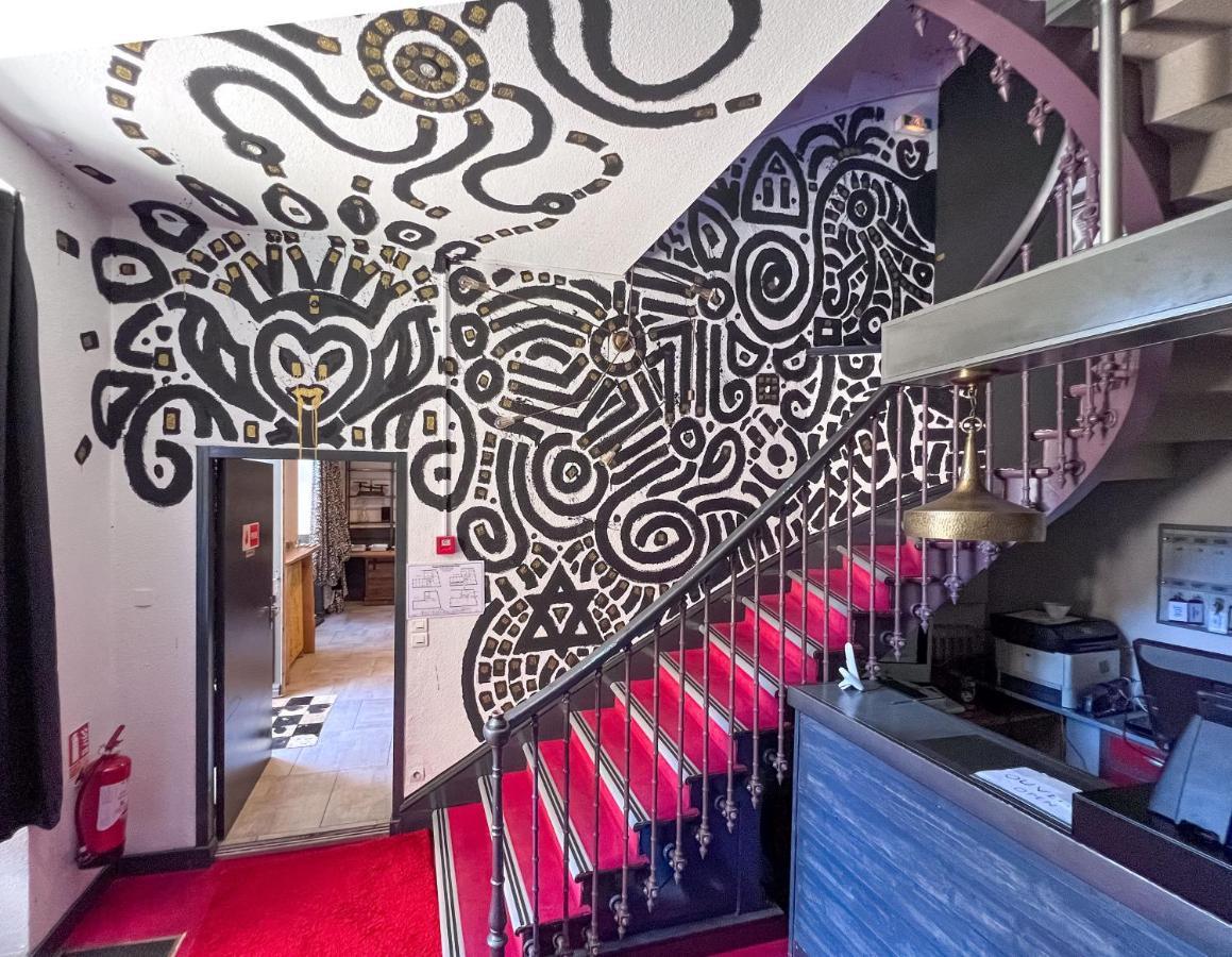 Le B Bed & Breakfast Belves Exterior photo