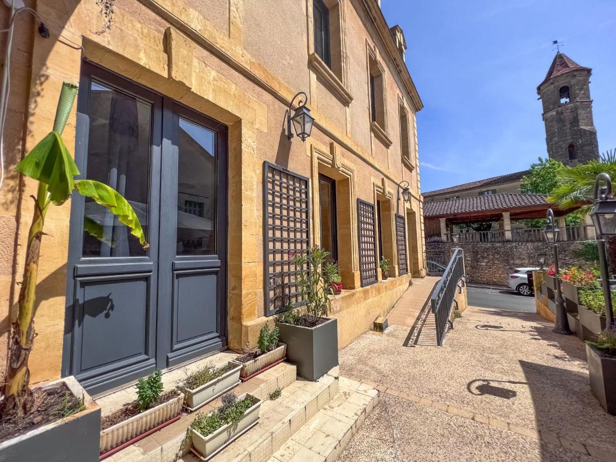Le B Bed & Breakfast Belves Exterior photo